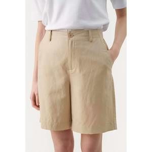 NEW PART TWO gentina shorts in white pepper